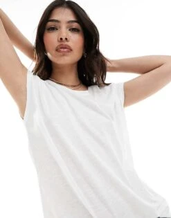 Noisy May Scoop Neck T-shirt In White For Women