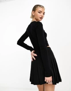 Noisy May Scoop Neck Cropped Top In Black For Women Noos-a15 Black -Noisy May Shop 204949212 2