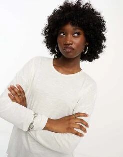 Noisy May Relaxed Long Sleeve T-shirt In White For Women