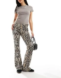 Noisy May High Waisted Flared Trousers In Snake Print For Women White Snake -Noisy May Shop 205746966 1 whitesnake 1