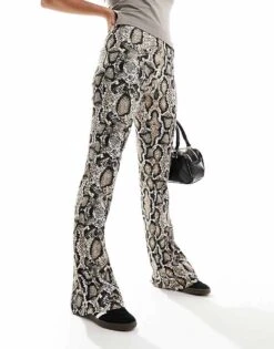 Noisy May High Waisted Flared Trousers In Snake Print For Women White Snake -Noisy May Shop 205746966 3