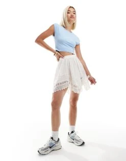 Noisy May Star Sign Cropped Baby Tee In Light Blue For Women Cerulean -Noisy May Shop 206056881 3