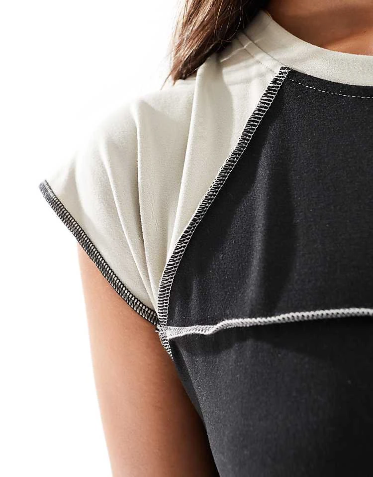 Noisy May Seam Detail Cap Sleeve Dress In Black & Beige For Women 3 Noisy May Seam Detail Cap Sleeve Dress In Black & Beige For Women - Image 3