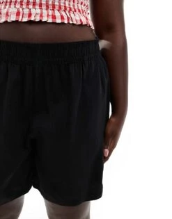 Noisy May Curve High Waisted Pull On Short In Black For Women -Noisy May Shop 206246096 3