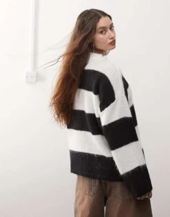Noisy May Oversize Fuzzy Jumper In Black & Stone Stripe For Women Eggnog Black -Noisy May Shop 206531673 4