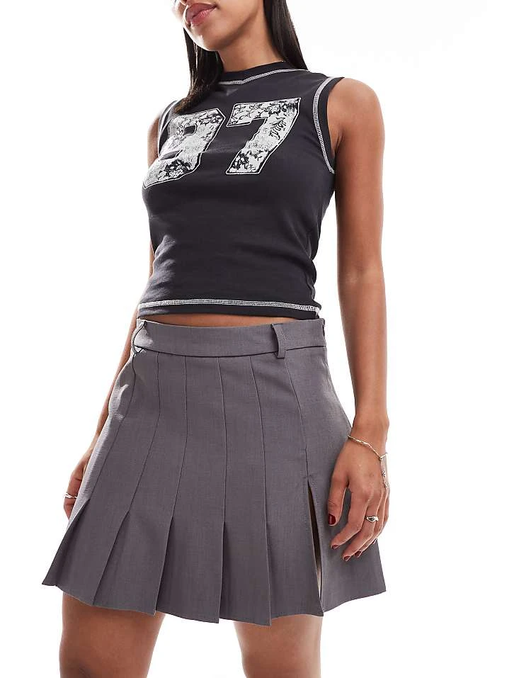 Noisy May Pleated Skirt With Thigh Split In Grey For Women Charcoal Gray 6 Noisy May Pleated Skirt With Thigh Split In Grey For Women Charcoal Gray - Image 6
