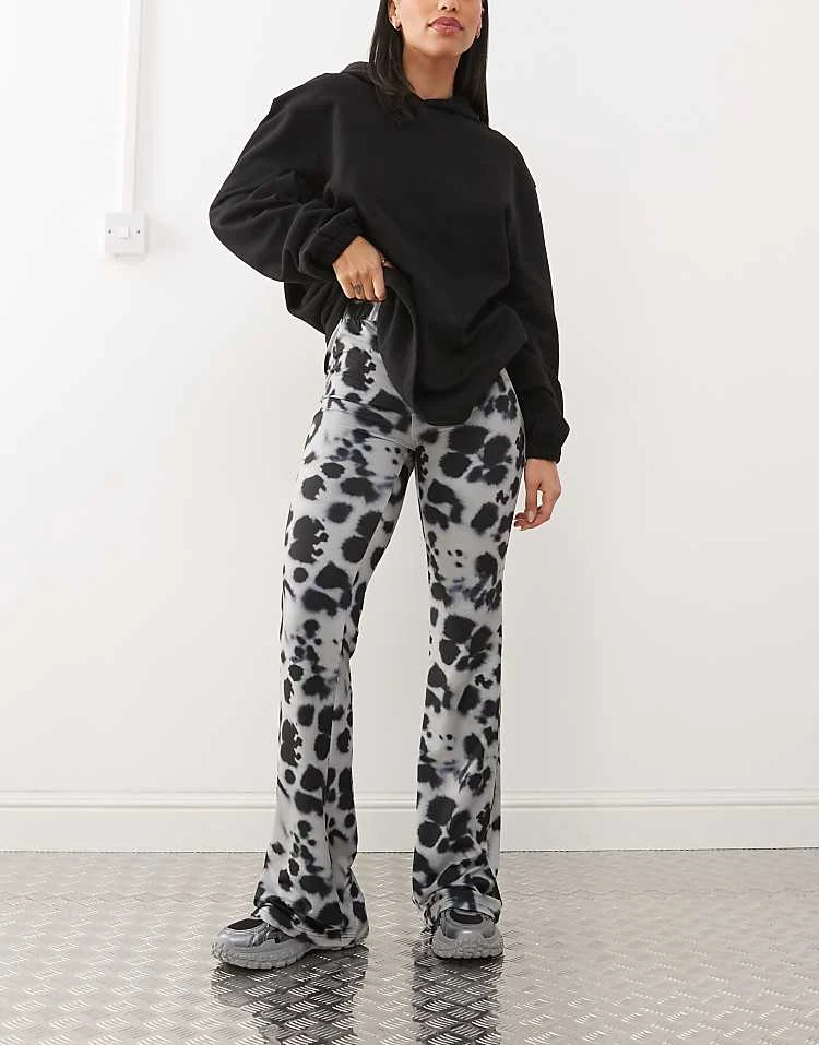 Noisy May Jersey Flare Trouser In Grey Distorted Print For Women Ghost Grey Abstract 6 Noisy May Jersey Flare Trouser In Grey Distorted Print For Women Ghost Grey Abstract - Image 6