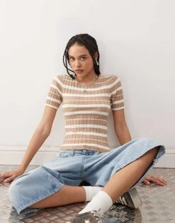 Noisy May Short Sleeve Rib Knit Top In Beige And Cream Stripe For Women