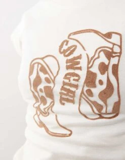 Noisy May Baby Tee With Cowgirl Boot Flocking In White For Women -Noisy May Shop 207653319 3