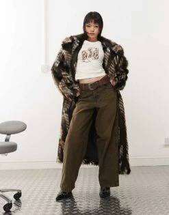 Noisy May Baby Tee With Cowgirl Boot Flocking In White For Women -Noisy May Shop 207653319 4