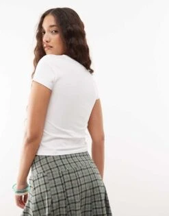 Noisy May Baby Tee With Stay Trashy Graphic In White For Women -Noisy May Shop 208054397 4